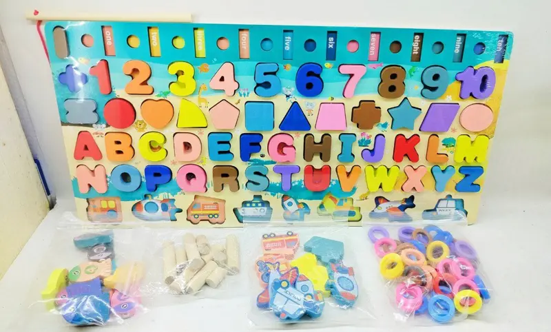 لوحة الأنشطة التعليمية الكبرى، مع أشكال وحروف ومهارات متعددة