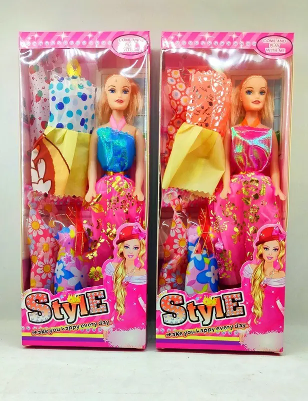 دمية باربي الأنيقة، مع 4 إطلالات عصرية ومختلفة