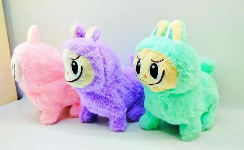 دمية لابوبو التفاعلية، تتحرك وتغني مع تأثيرات ضوئية