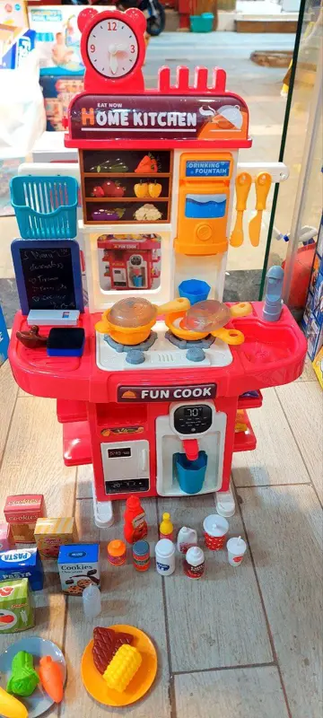 مطبخ الأطفال التفاعلي مع موزع المياه وصانع الثلج