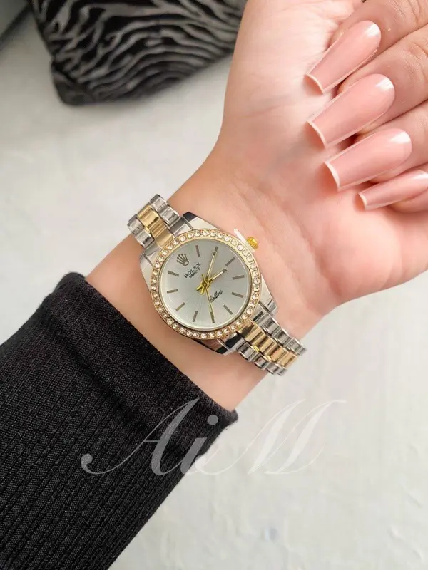 ساعة روليكس النسائية بتصميم معدني مزدوج اللون