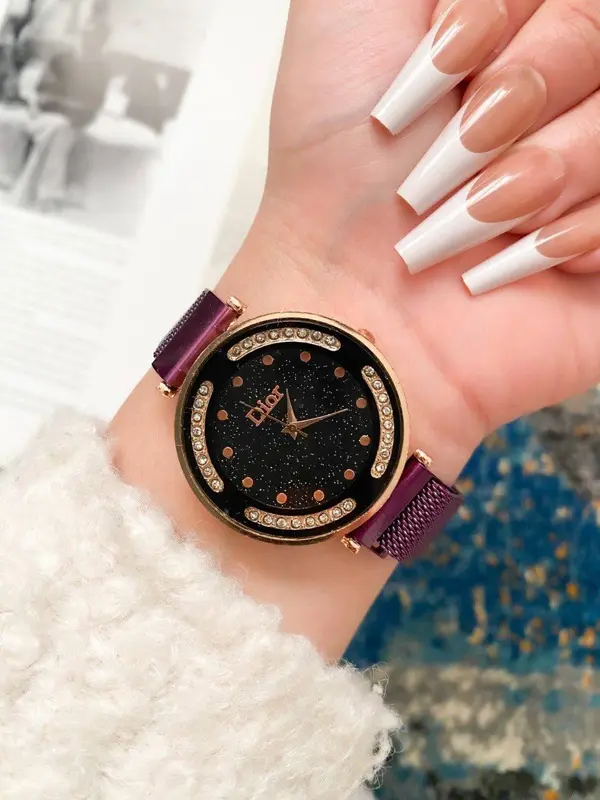 ساعة لاميرا النسائية بتصميم ديور أنيق