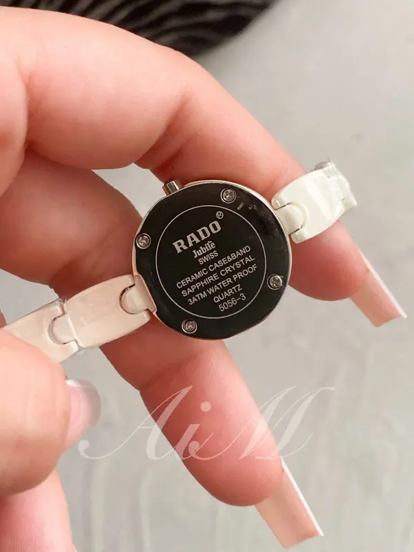 ساعة لوكسيرا النسائية بسوار سيراميك وتصميم أنسيال فاخر