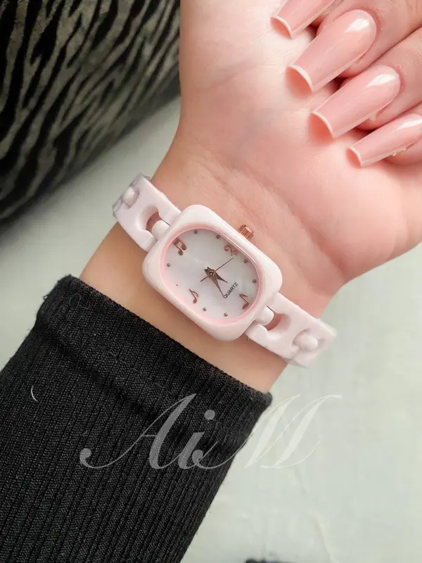 ساعة فيروز النسائية الفاخرة بسوار سيراميك وتصميم أنسيال