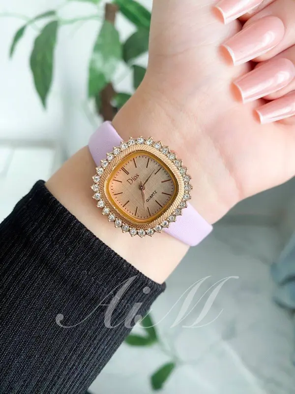 ساعة نيلينا النسائية بسوار جلد