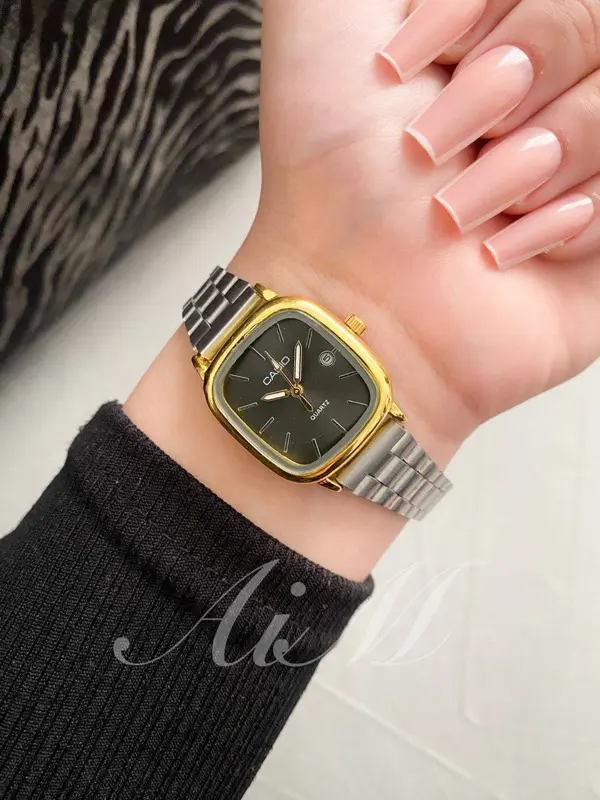 ساعة رولكس رويال المعدنية