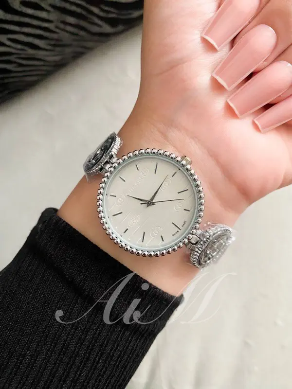 ساعة جوتشي أنابل بسوار أنسيال