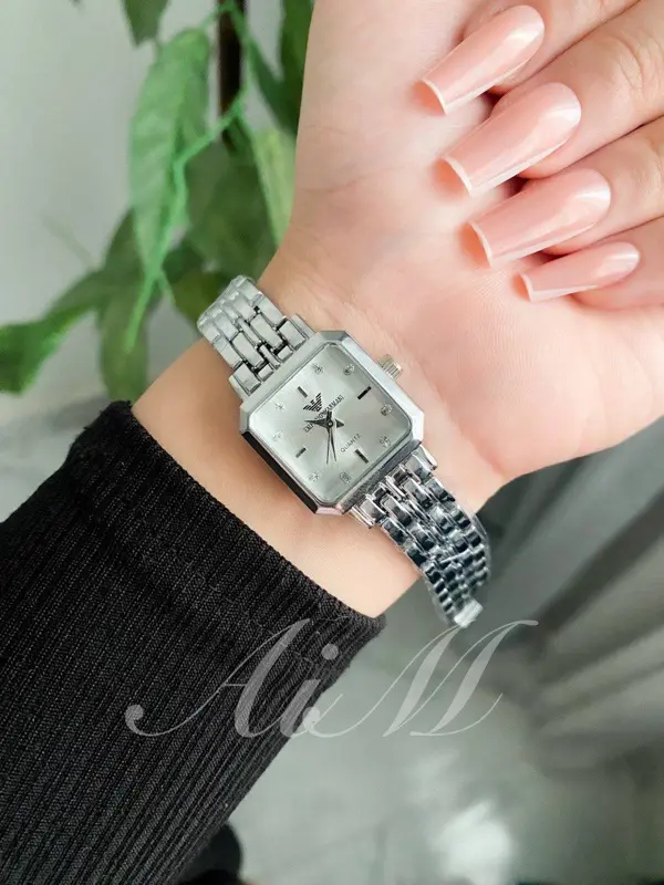 ساعة أرماني فكتوريا بسوار أنسيال