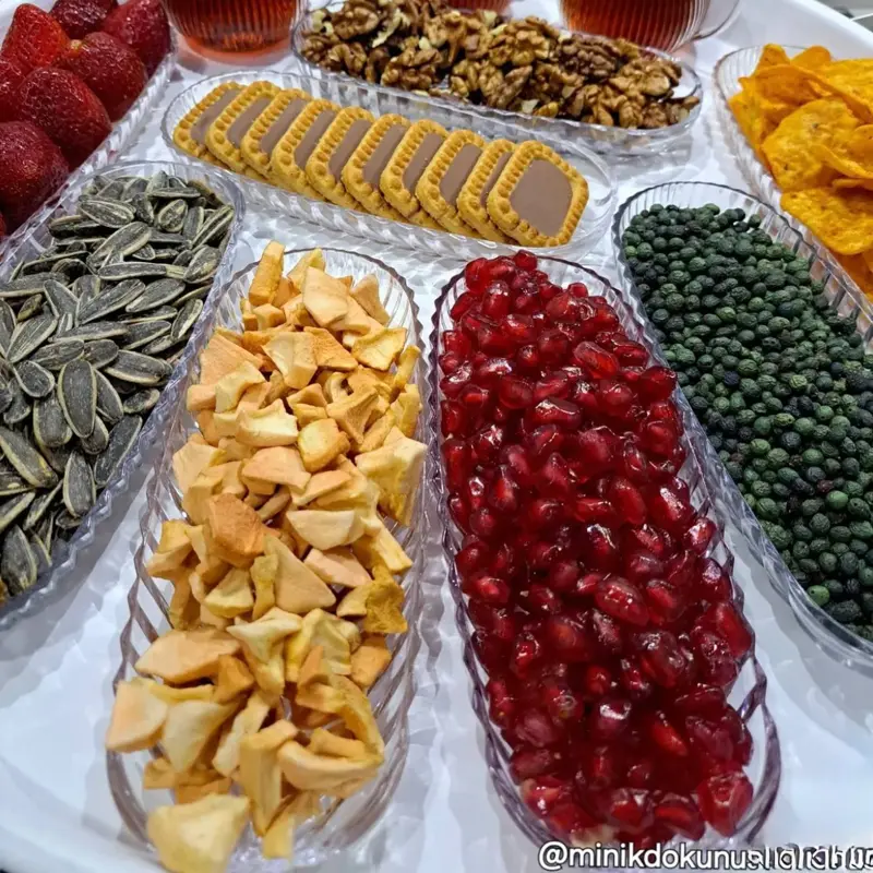 سرفيس الحلويات الأنيق "كريستال فيستا" بتصميم بيضاوي من الزجاج النقي المستورد