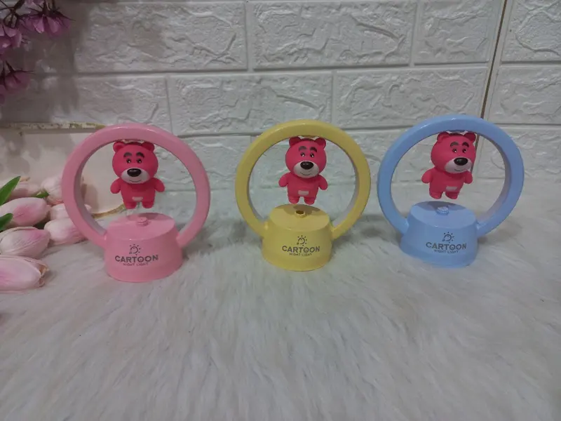 أباجورة الدب لوتسو المضيئة بتأثير التحليق السحري