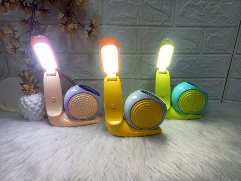 أباجورة الحلزون المضيء مع حافظة أقلام