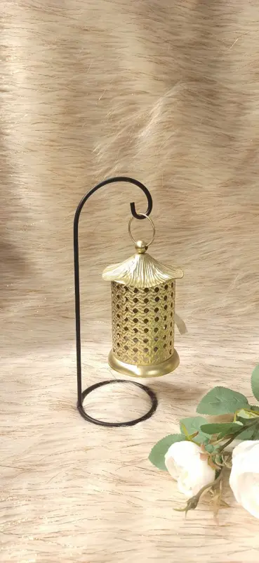 أباجورة "النور الساحر" المعدنية بتصميم عصري وألوان أنيقة