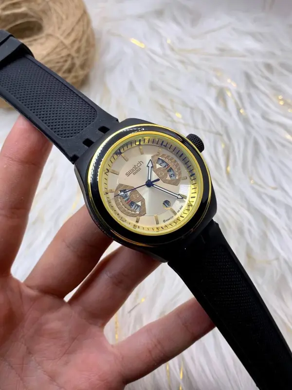 ساعة "إيليجانت" الرجالية بسوارها الرابر وتصميمها العملي