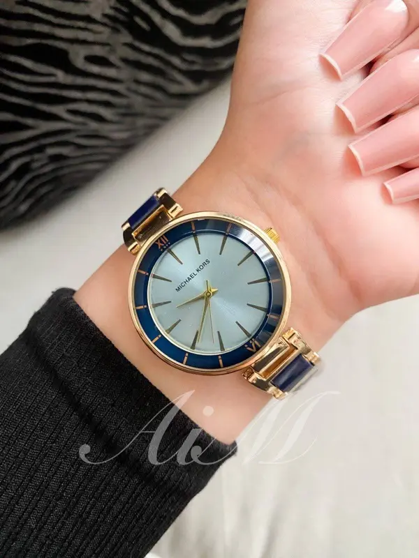 ساعة "لونا" النسائية بلمستها الراقية وتصميمها العصري