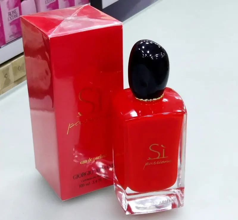 عطر "Si" النسائي الأنيق