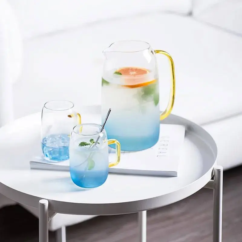 طقم تقديم المشروبات الزجاجي