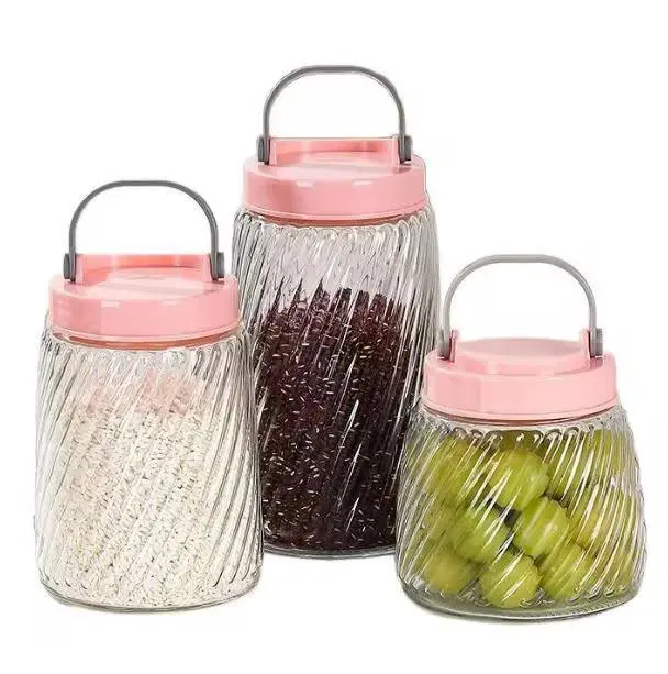 طقم برطمانات تخزين زجاجي مستورد باللون العسلي بغطاء محكم (3 مقاسات)