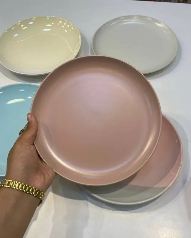 أطباق تقديم بورسلين ملونة (مقاسات متنوعة)