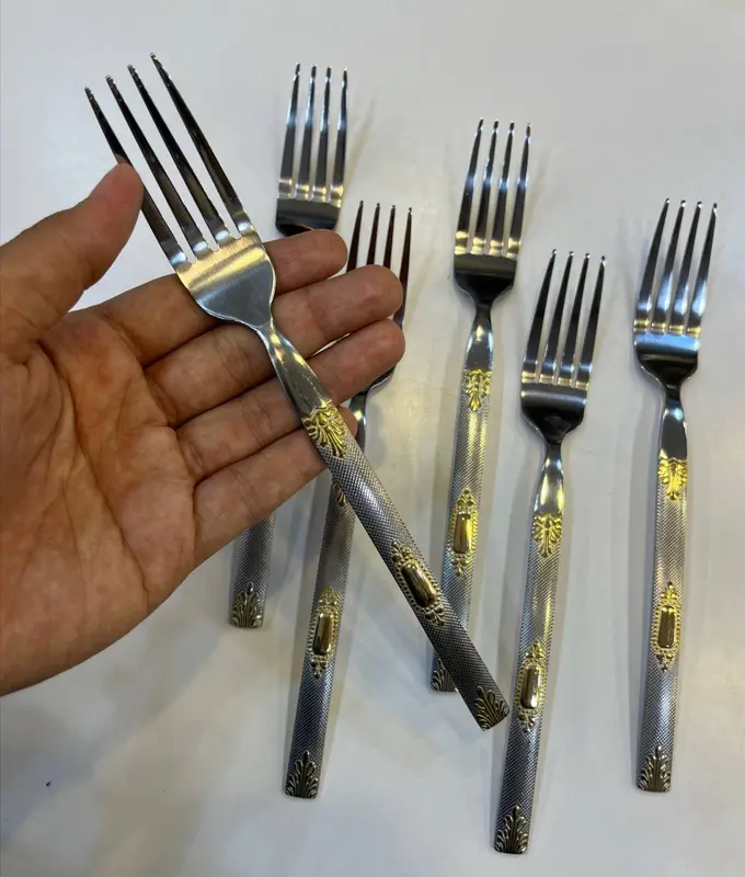 طقم شوك طعام 6 قطع (ستانلس ستيل فاخر بتصميم جولد X سيلفر)