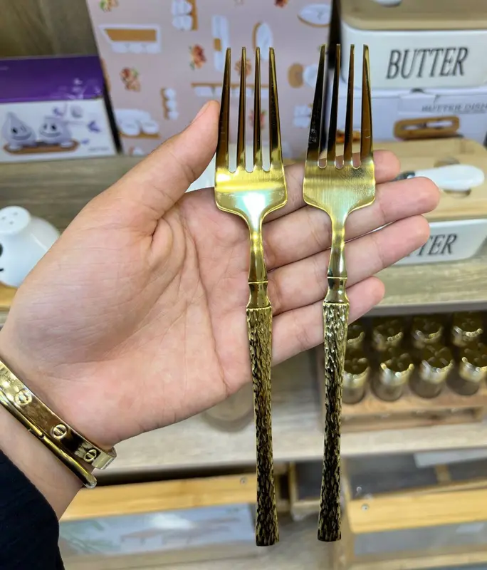 طقم شوك طعام 6 قطع كبير (ستانلس استيل مطلي بالذهب بتصميم مزخرف فخم)