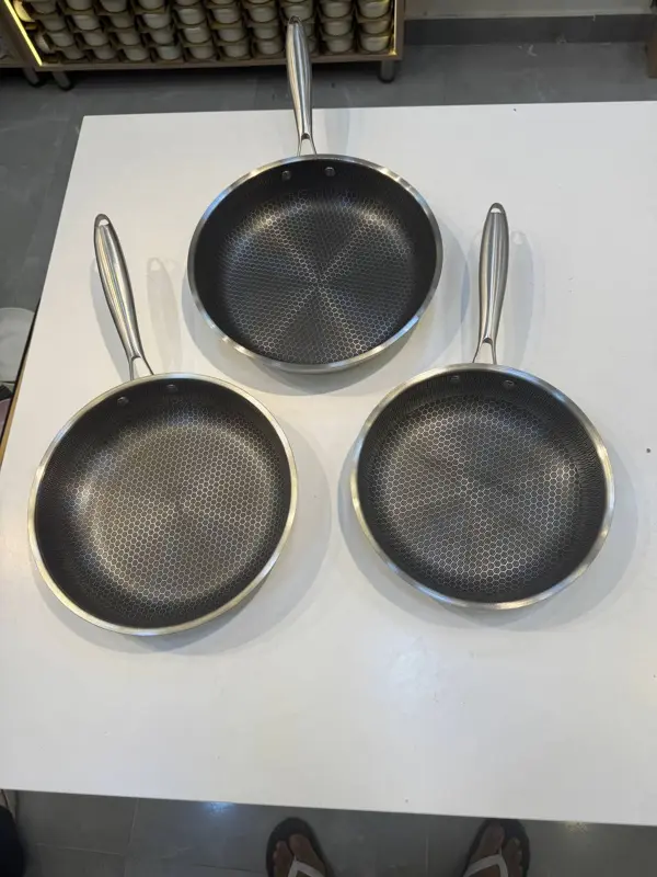 طقم مقلاة 3 قطع مستورد (بتقنية توزيع حراري ويد ستانلس ستيل)