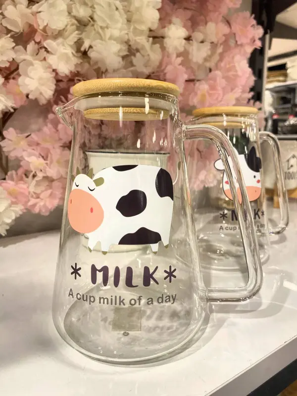 شفشق بايركس زجاجية بتصميم "البقرة" (1 لتر)