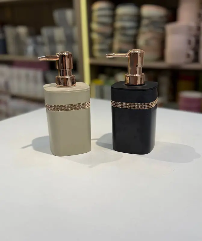 ديسبنسر صابون بإطار نحاسي