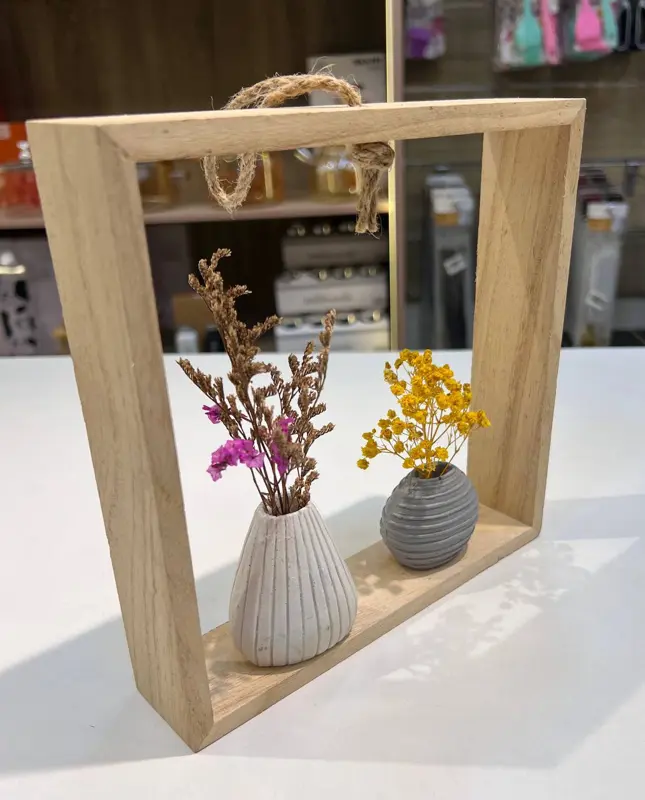 برواز خشب مربع