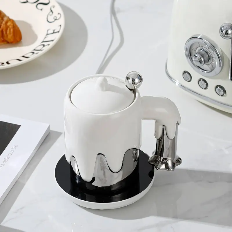 مج بلاك آند وايت (Black & White) التريندي الفاخر