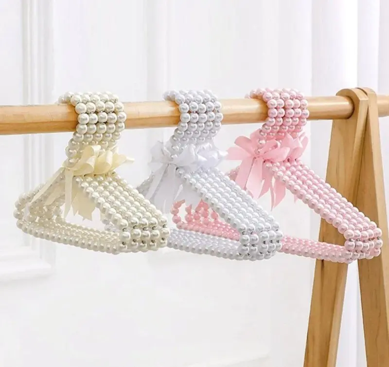 شماعات اللؤلؤ الوردية