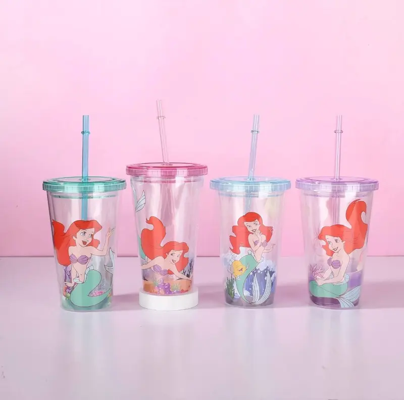 كوب ايس كوفي وعصير بشخصيات متعدده