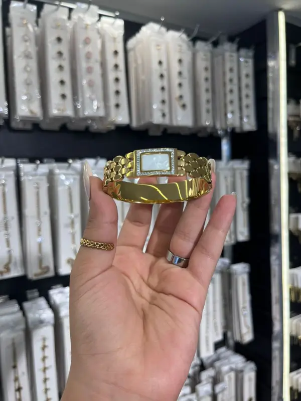 إسوارة "لمسة الغموض" الفولاذية