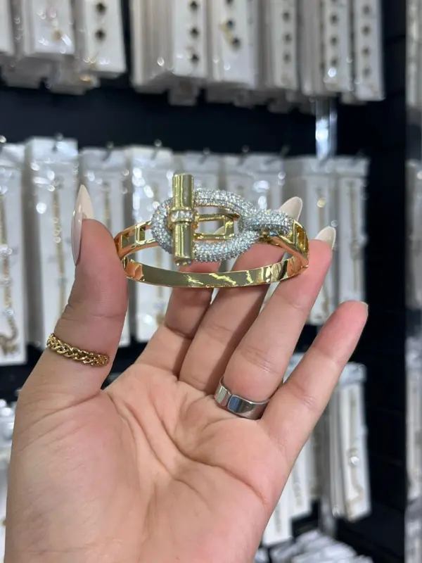 سوار "عقدة الأناقة" من مجموعة "ذا إليجنت"