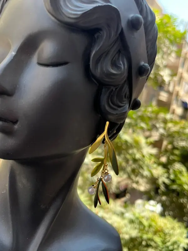 مجموعة أقراط "أوراق الشجر" من "ذا إليجنت أنيمال"