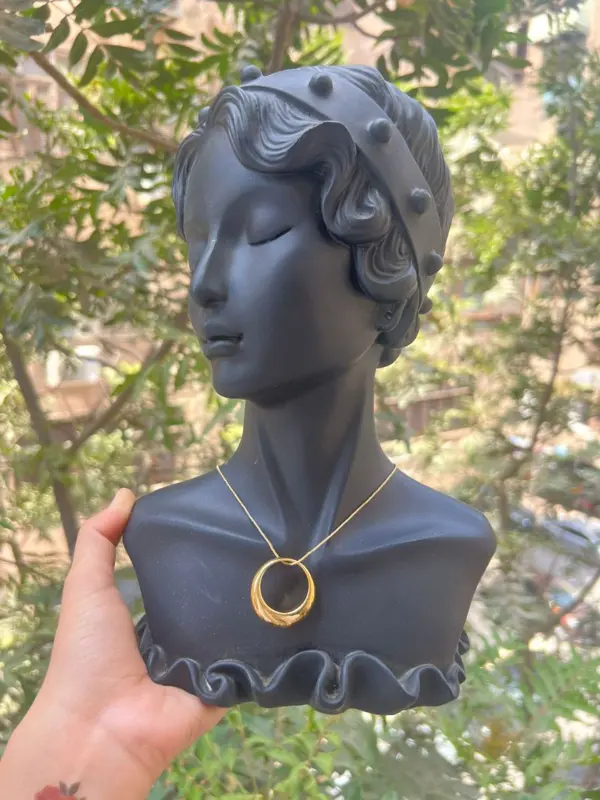 سلسلة "الحلقة المنحوتة" من "ذا إليجنت أنيمال"