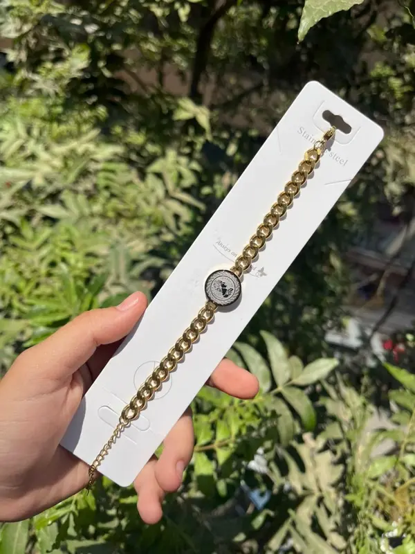 انسيال "ملكة العصور" من مجموعة الأناقة الخالدة