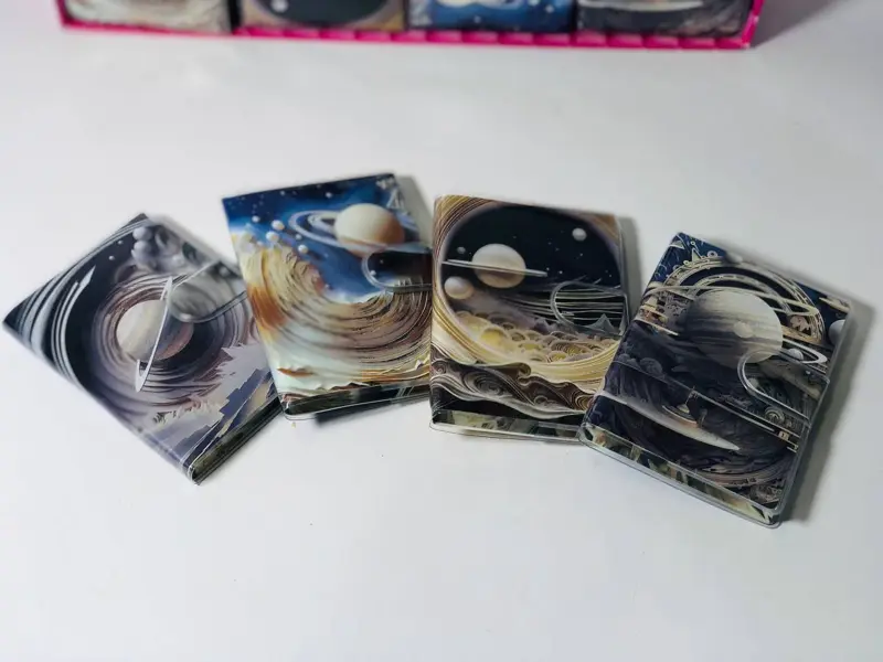 نوت بوك لاصق بتصميم المجرات وغلاف بلاستيكي