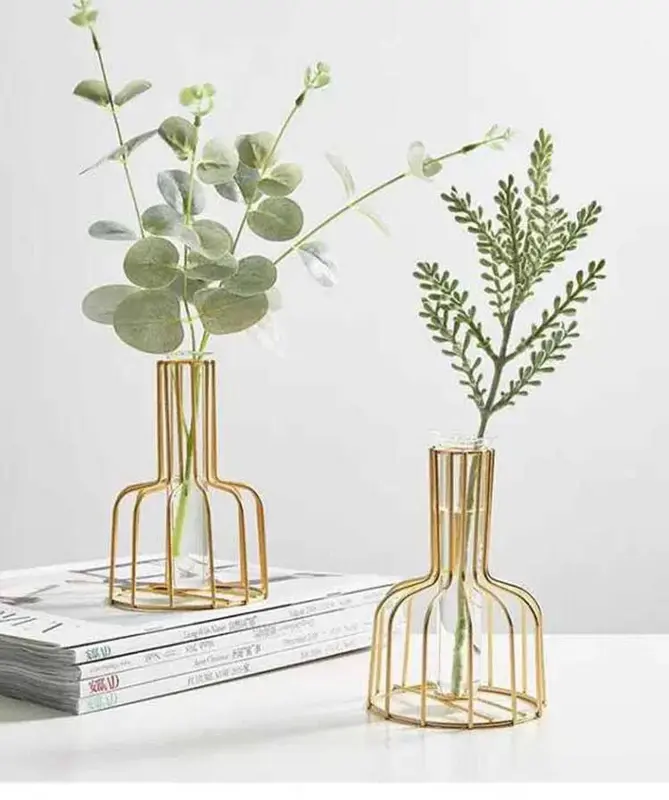 مزهرية الزهور الذهبية المعلقة