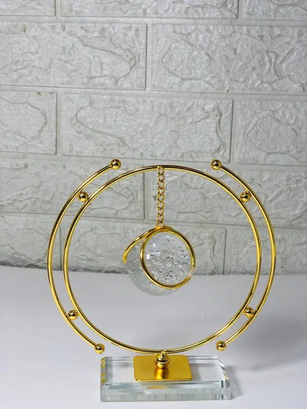 الدلاية الدائرية الذهبية بتصميم عتيق وكرة زجاجية شفافة