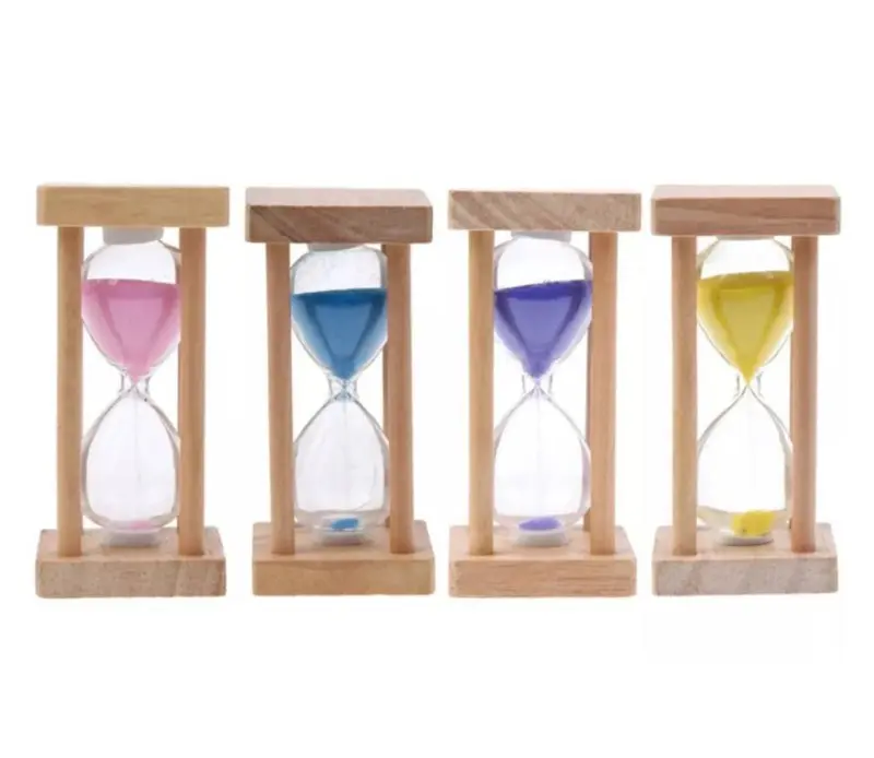 الساعة الرملية الخشبية المربعة بالرمل الملون لتوقيت 5 دقائق