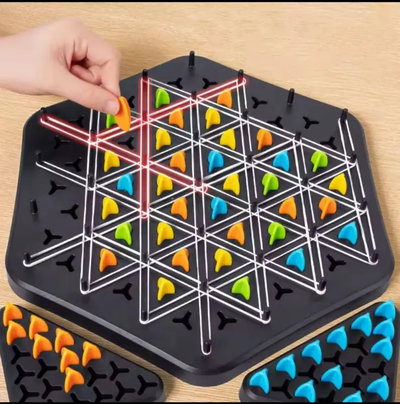 لعبة شطرنج المثلثات الاستراتيجية، تحدي الذكاء لجميع أفراد العائلة