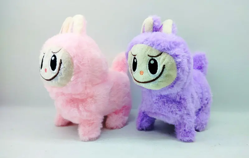 دمية لابوبو التفاعلية، تتحرك وتغني مع تأثيرات ضوئية