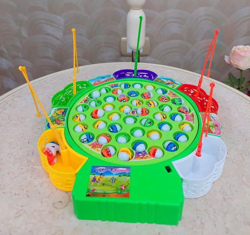 لعبة صيد السمك الدوارة، متعة الصيد والموسيقى