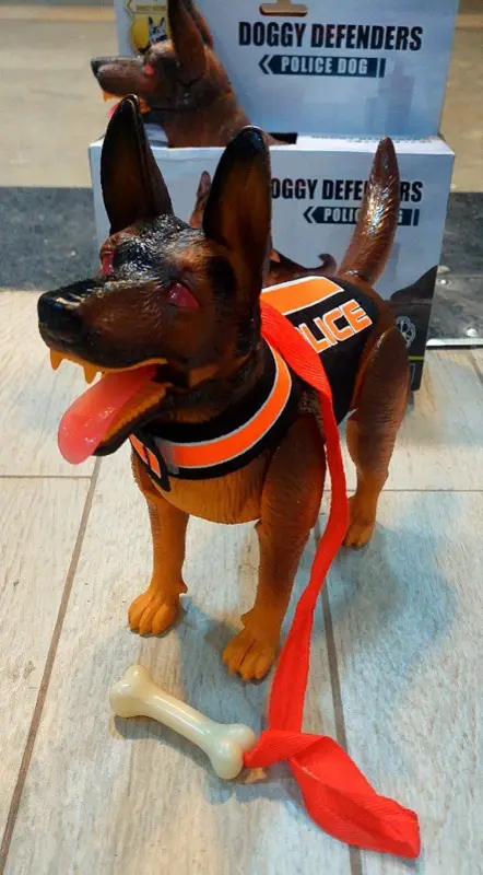 مجسم كلب الراعي الألماني المصغر