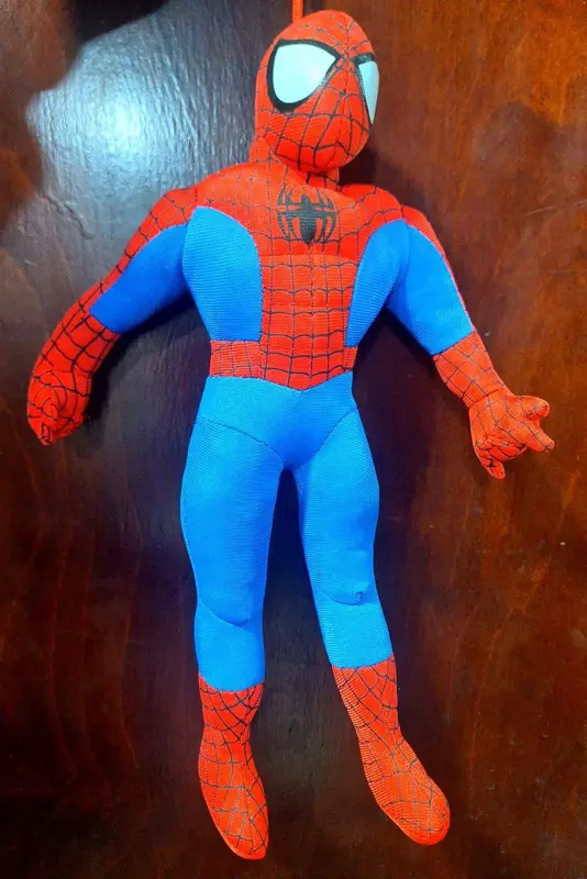 دمية سبايدرمان القطنية الناعمة بحجم 30 سم