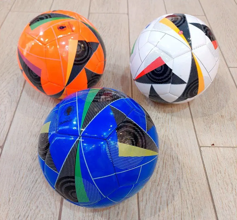 كرة قدم الرياضية الاحترافية