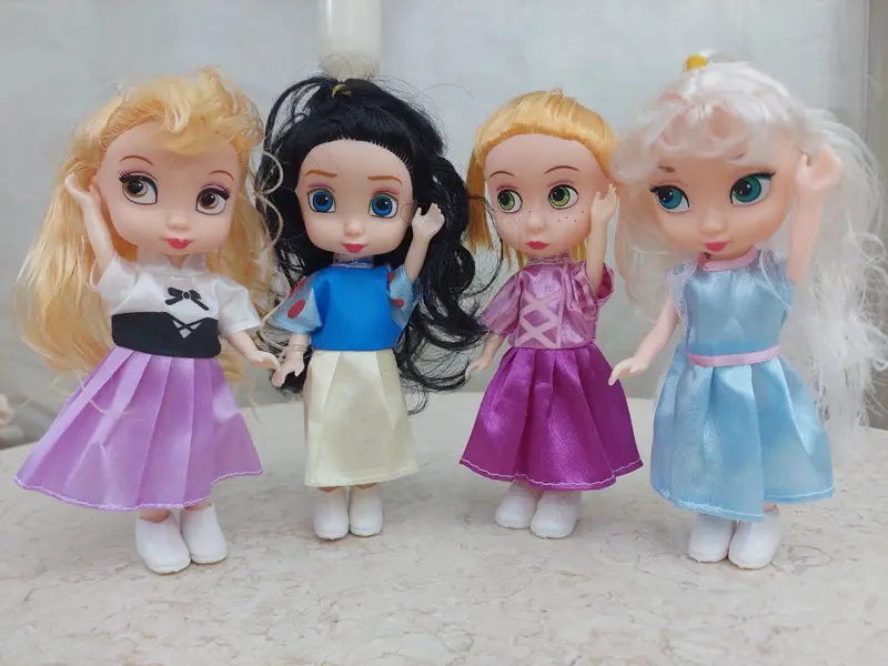 مجموعة دمى أميرات ديزني الكلاسيكية 4 في 1