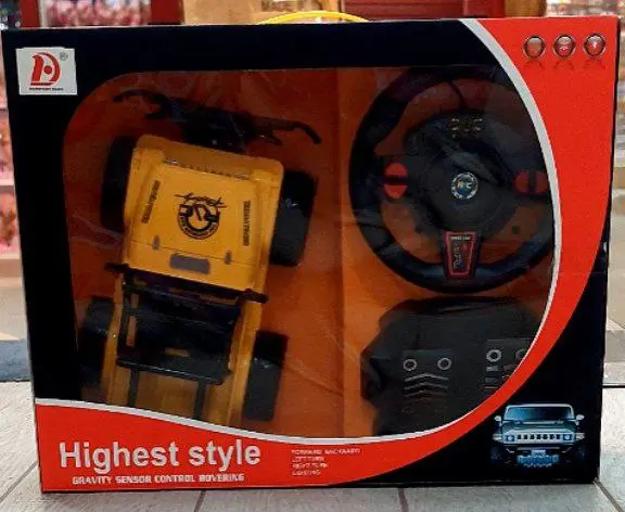 سيارة الجيب الوعرة ذات الدواسات والمقود