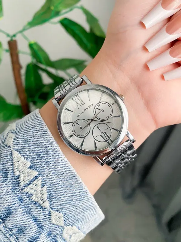 ساعة مايكل كورس فانيسا بسوار أنسيال