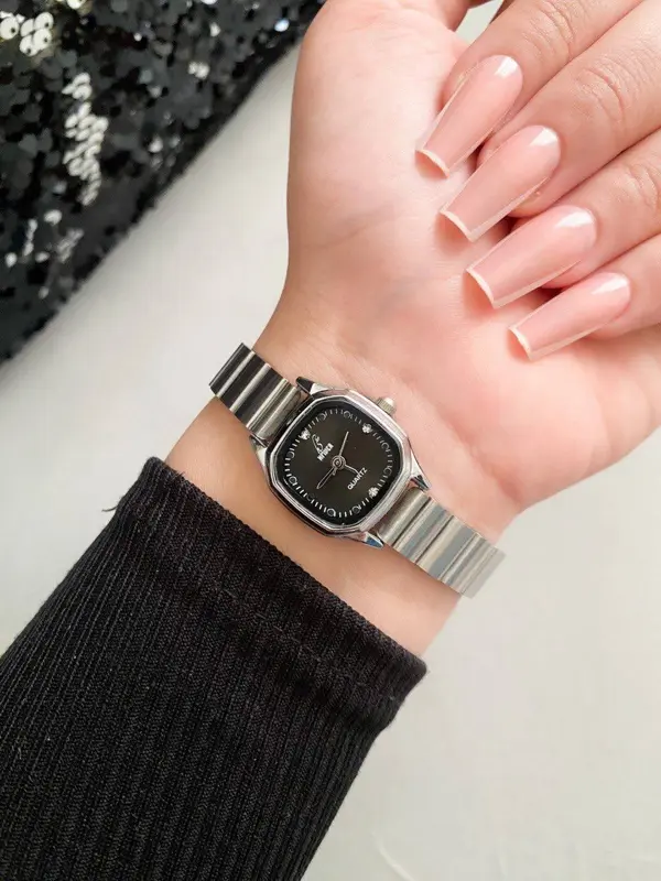 ساعة جوليا بسوار أنسيال